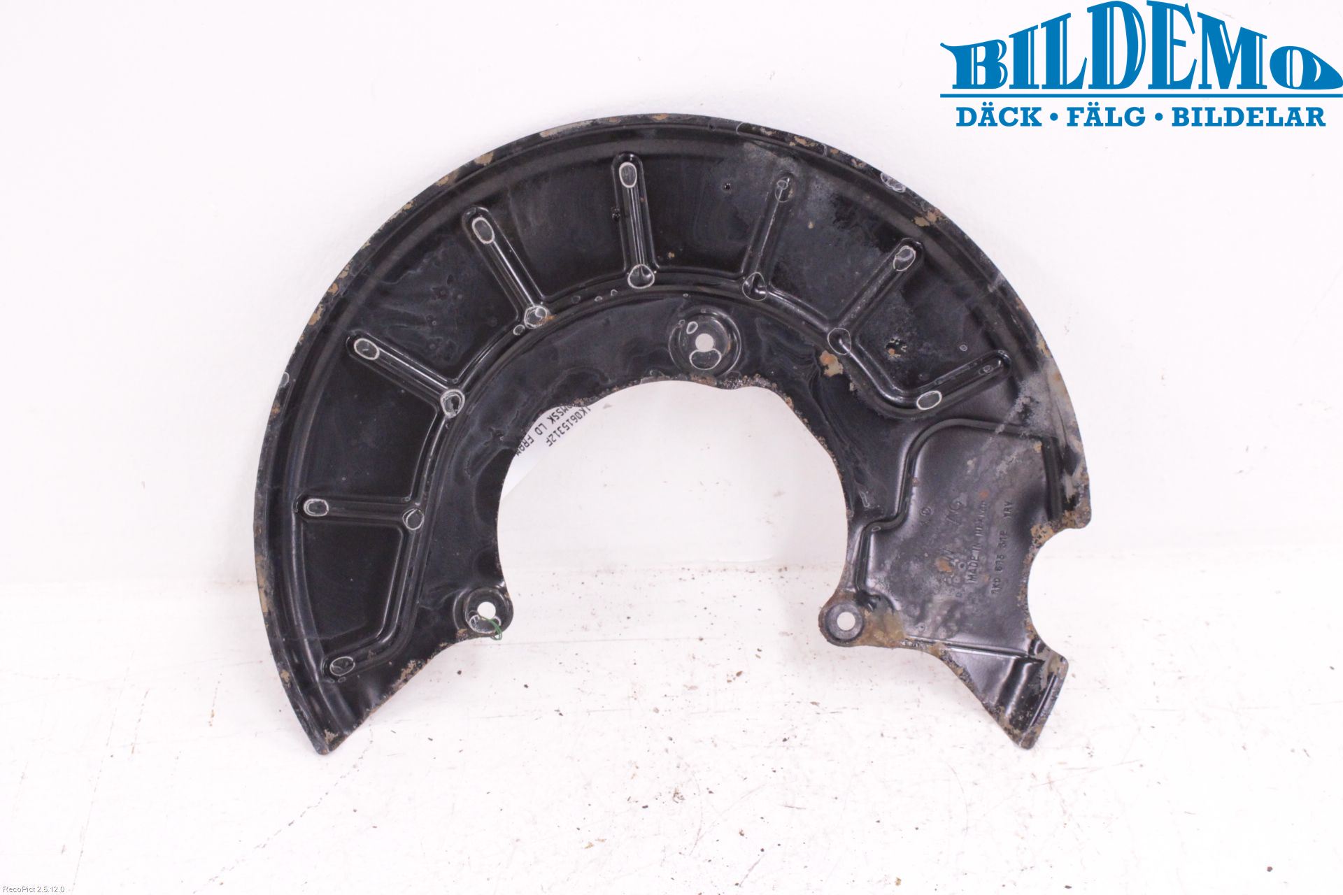 Volkswagen VW GOLF VI 09-13 Bromssköld Fram