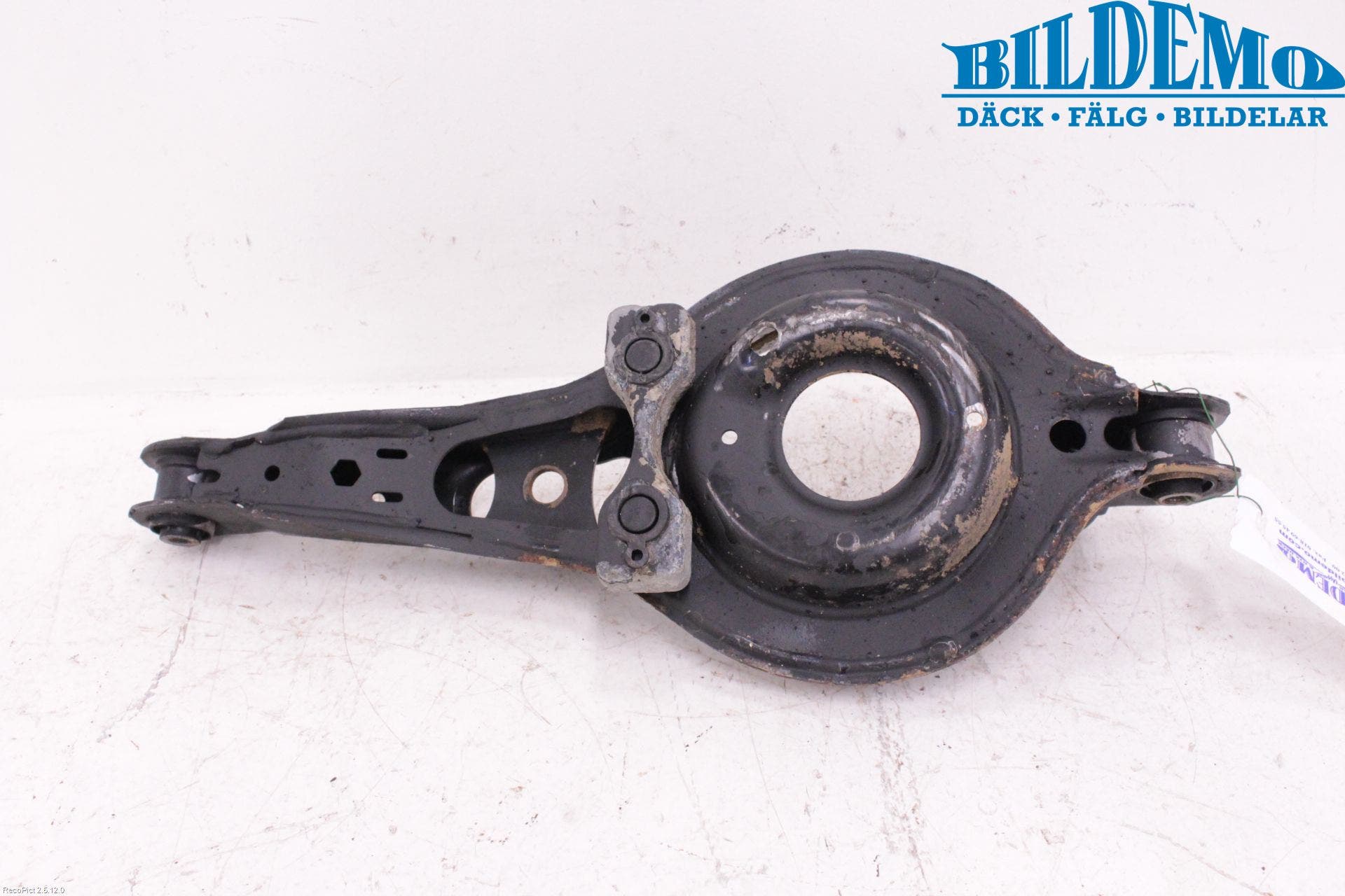 Volvo V40 12-19 Bärarm Bak Höger