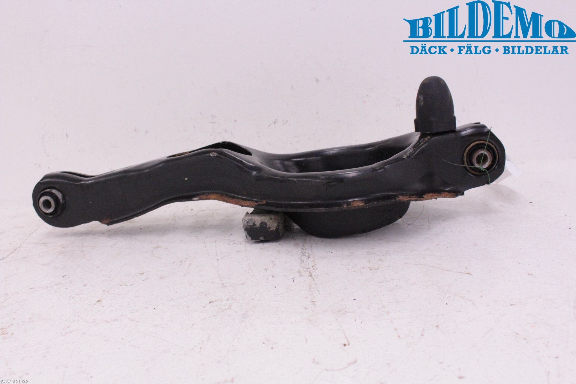 Volvo V40 12-19 Bärarm Bak Höger