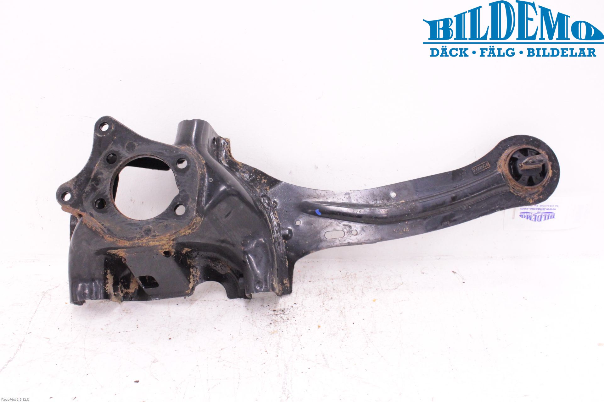 Volvo V40 12-19 Bärarm Bak Höger