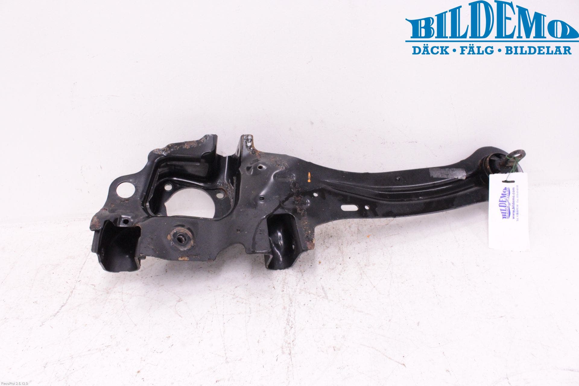 Volvo V40 12-19 Bärarm Bak Vänster