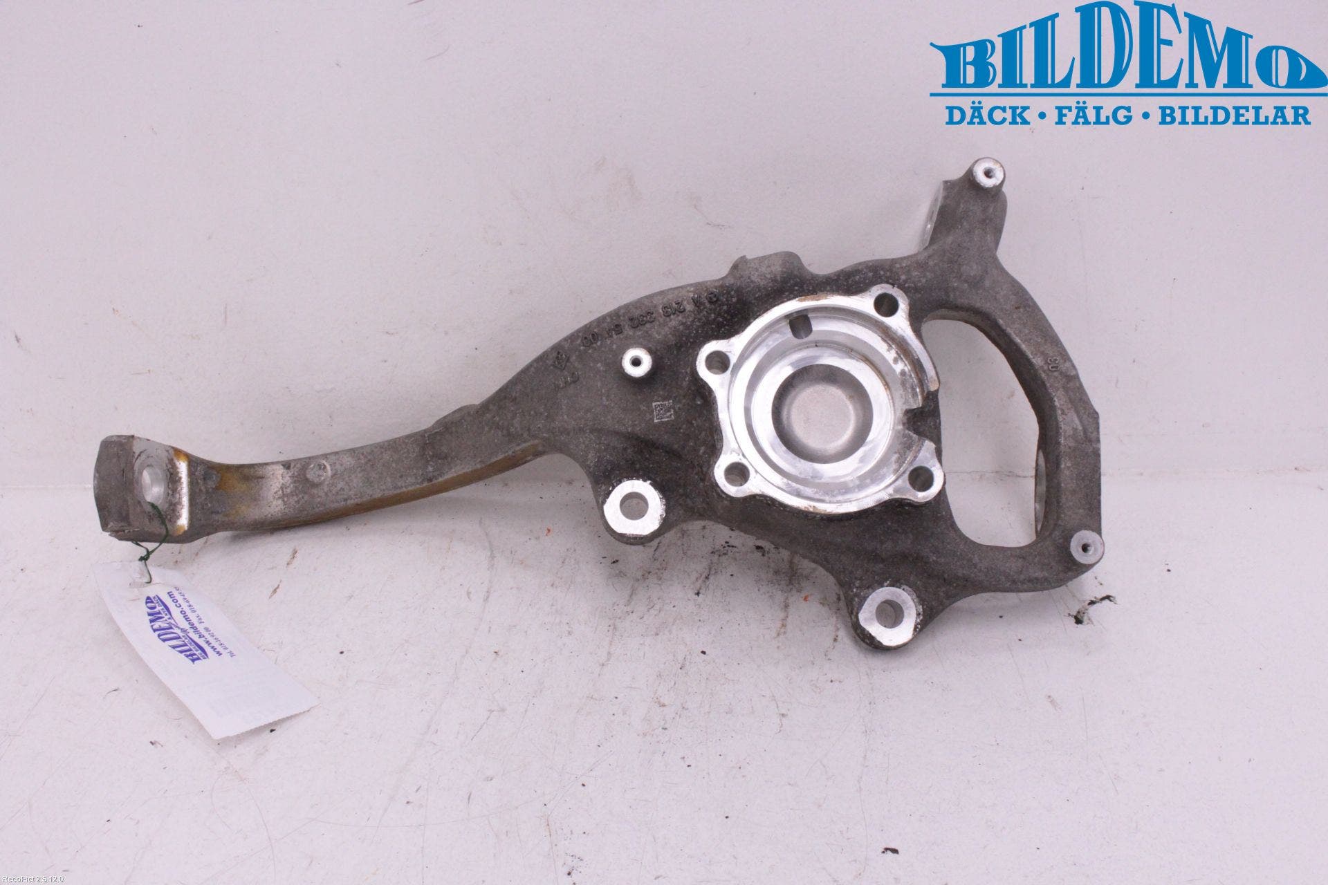 Mercedes-Benz MB E-KLASS (W213) 16-23 Styrspindel Lagerhus Hö