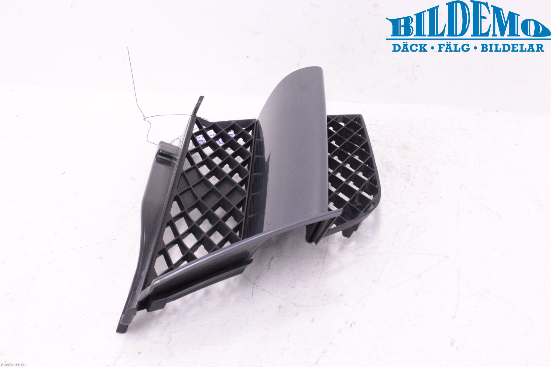 Mitsubishi OUTLANDER 01-07 Grilldel Höger