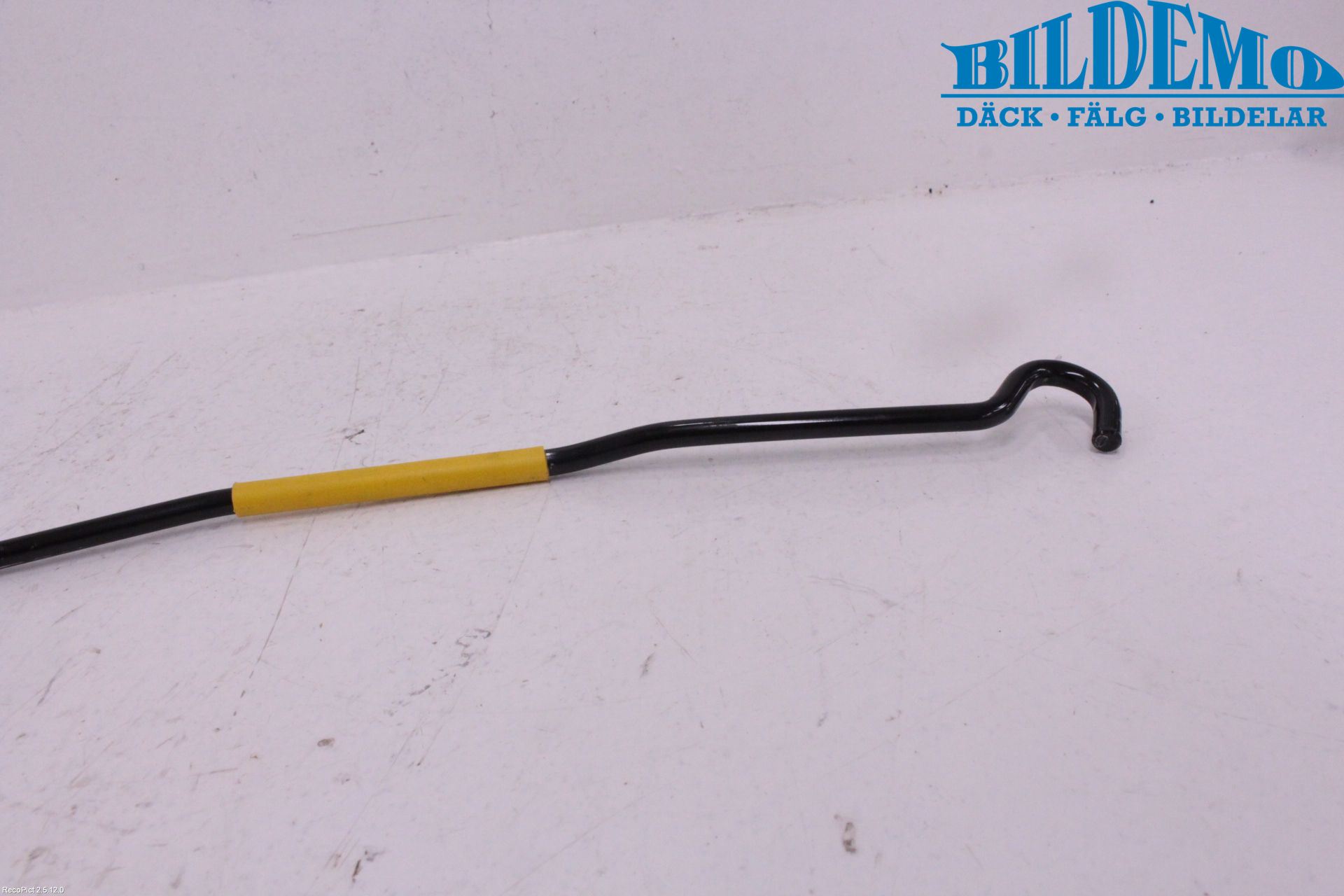 Opel CORSA E 15-19 Huv Stag-Pinne