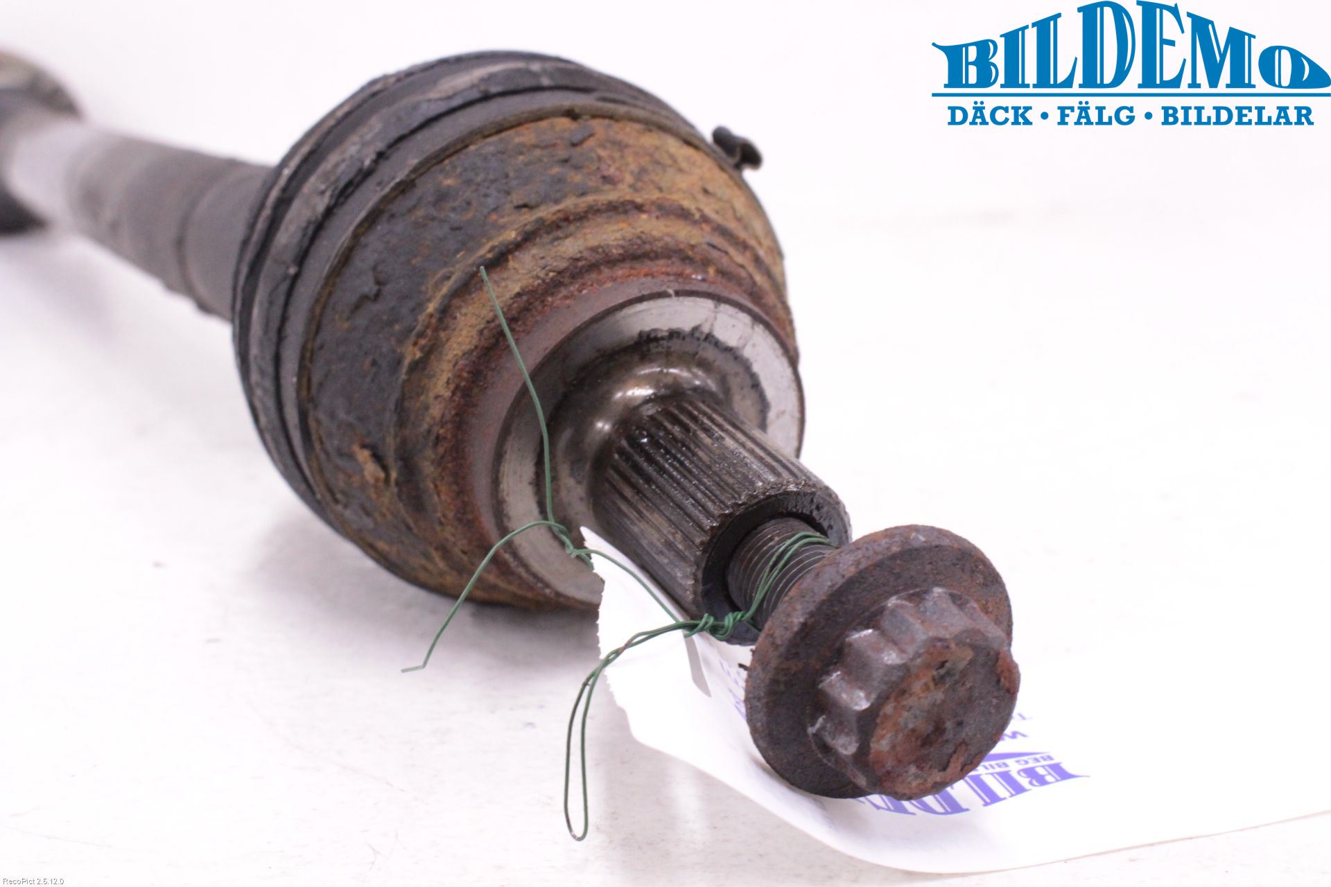 Skoda YETI Drivaxel Fram Höger