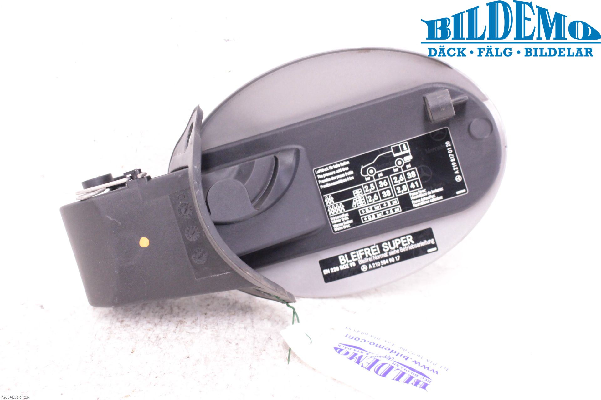 Mercedes-Benz MB CLS (C219) 03-11 Tanklucka