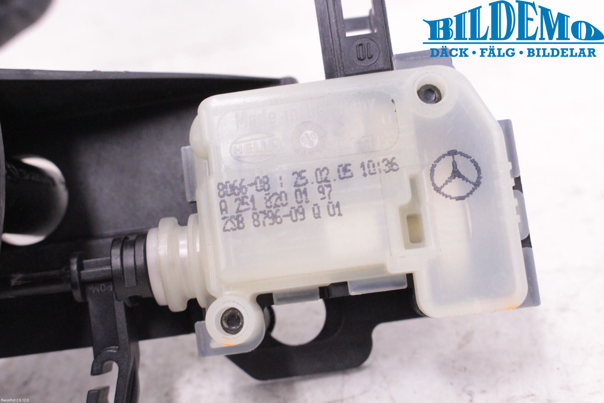 Mercedes-Benz MB CLS (C219) 03-11 Lås Bränslepåfyllningslucka