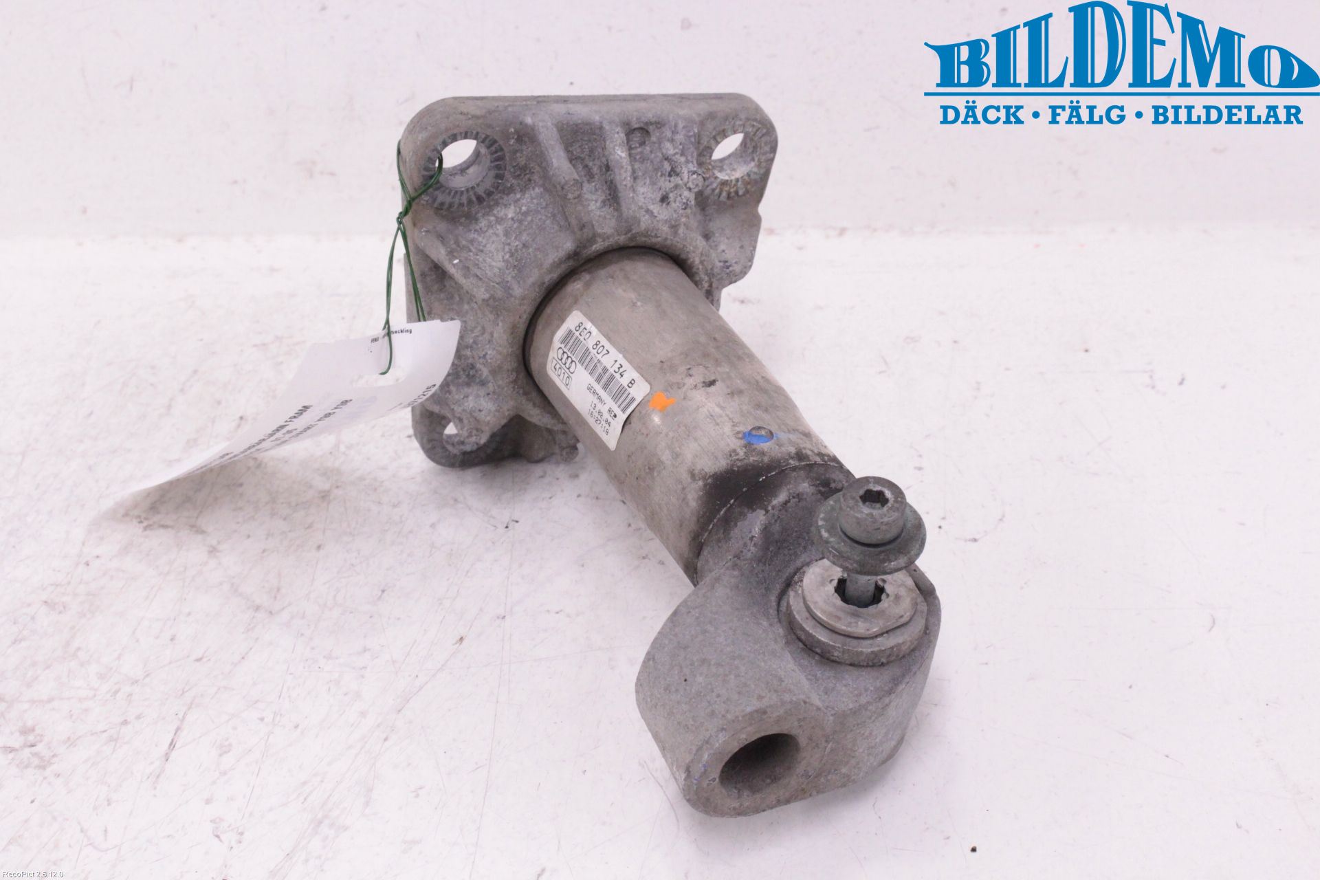 Audi A4/S4 01-05 Stötfångarbärjärn Fram