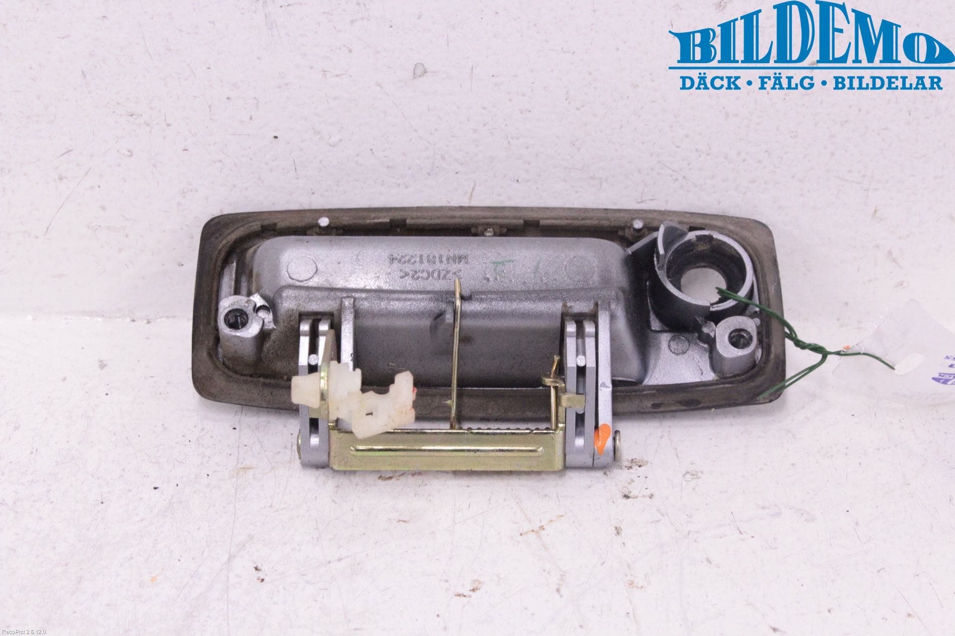 Mitsubishi OUTLANDER 01-07 Bakluckehandtag