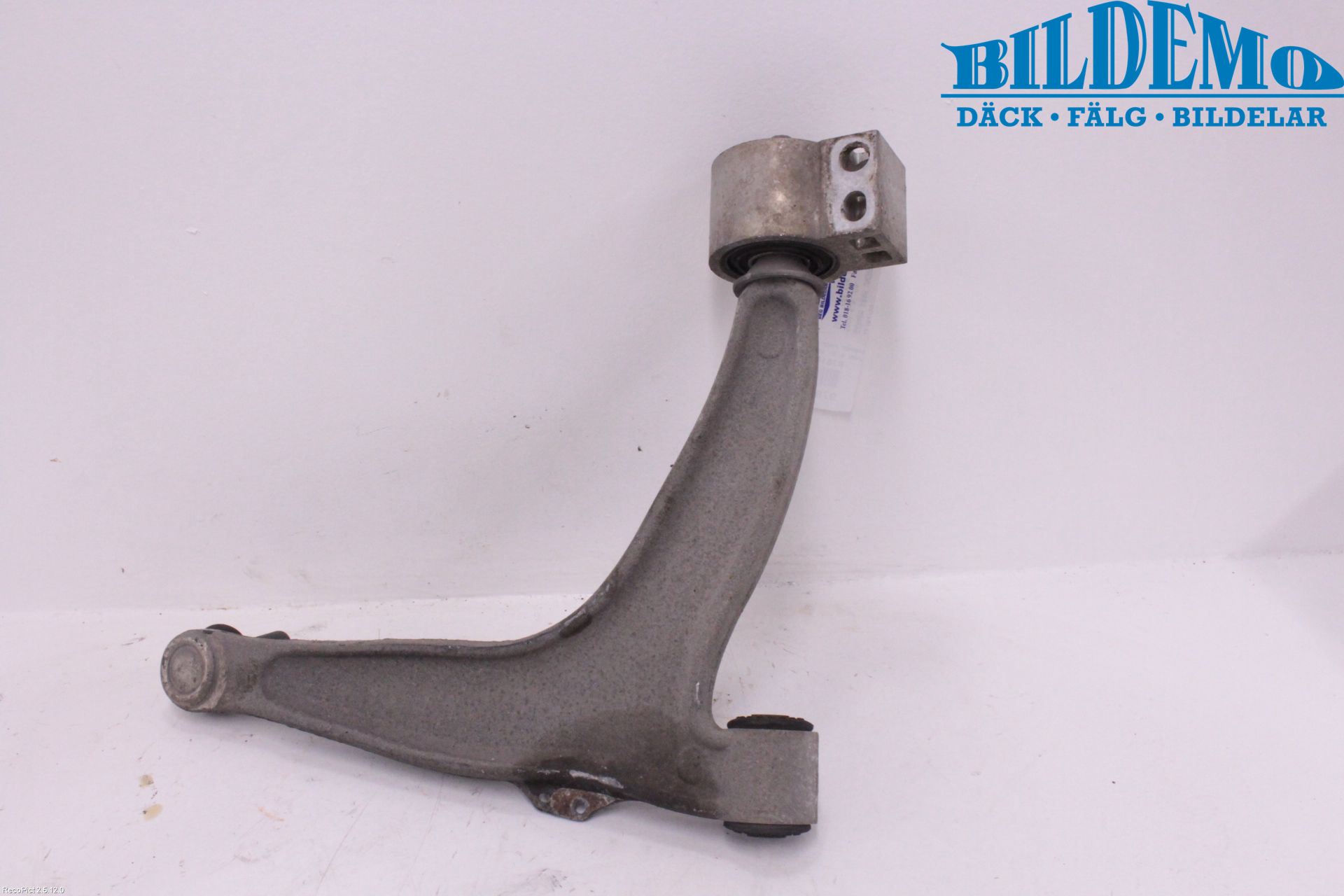 Saab 9-3 VER2/VER3 08-15 Bärarm Fram Undre Vä