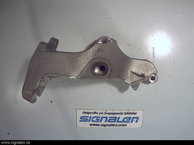 Saab 9-5     06-10 Motorfäste