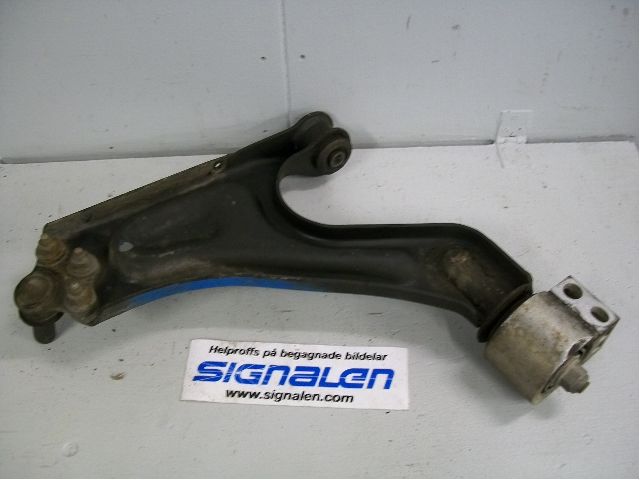 Saab 9-5     06-10 Bärarm Fram Undre Hö