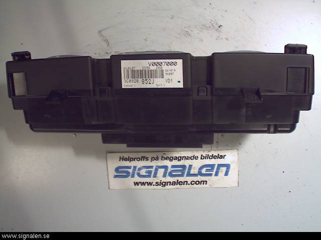 Volkswagen VW PASSAT 05-11 Instrument Komb