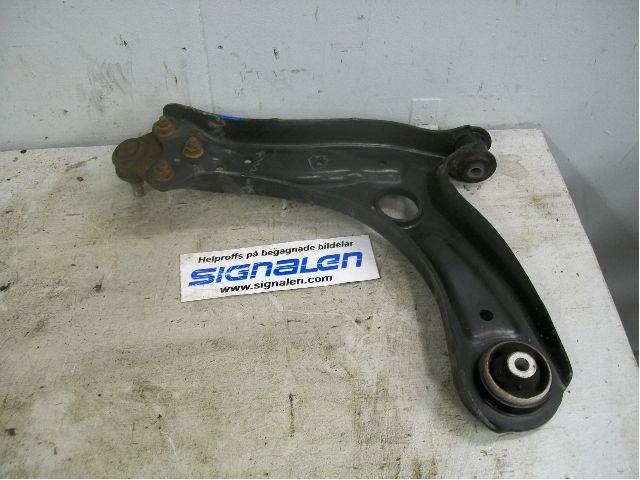 Skoda FABIA 07-14 Bärarm Fram Undre Hö