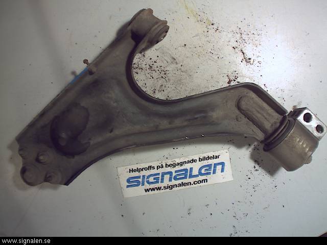 Saab 9-5     06-10 Bärarm Fram Undre Hö