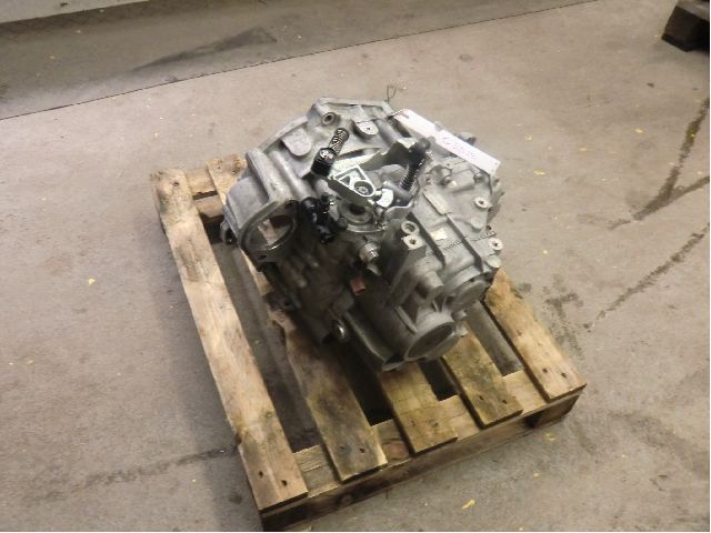Volkswagen VW PASSAT 05-11 Växellåda Man 6 Vxl