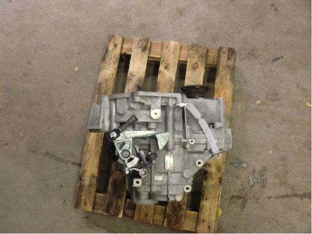 Volkswagen VW PASSAT 05-11 Växellåda Man 6 Vxl