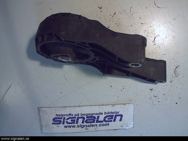 Opel INSIGNIA 09-16 Motorfäste