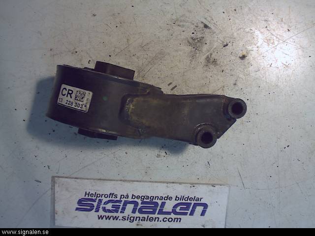 Opel INSIGNIA 09-16 Motorfäste