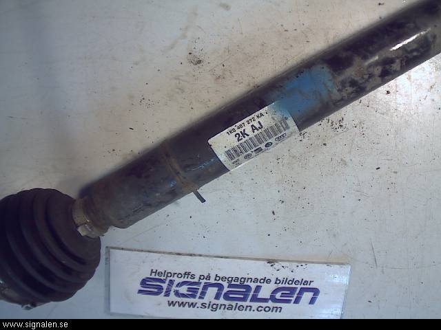 Volkswagen VW TOURAN 03-10 Drivaxel Fram Höger