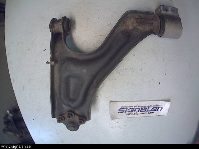 Saab 9-5     06-10 Bärarm Fram Undre Hö