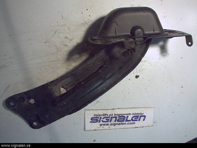 Volkswagen VW PASSAT 05-11 Bärarm Bak Vänster