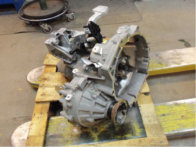 Volkswagen VW PASSAT 05-11 Växellåda Man 6 Vxl