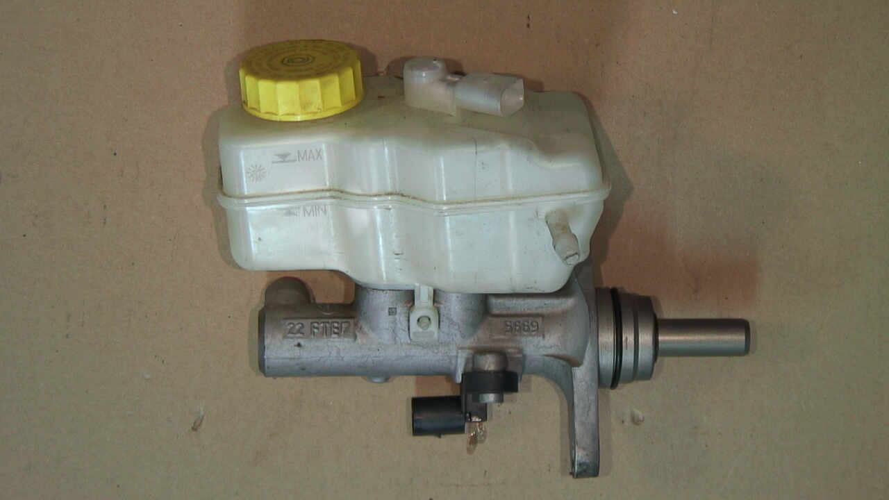 Volkswagen VW POLO 10-17 Broms Huvudcylinder