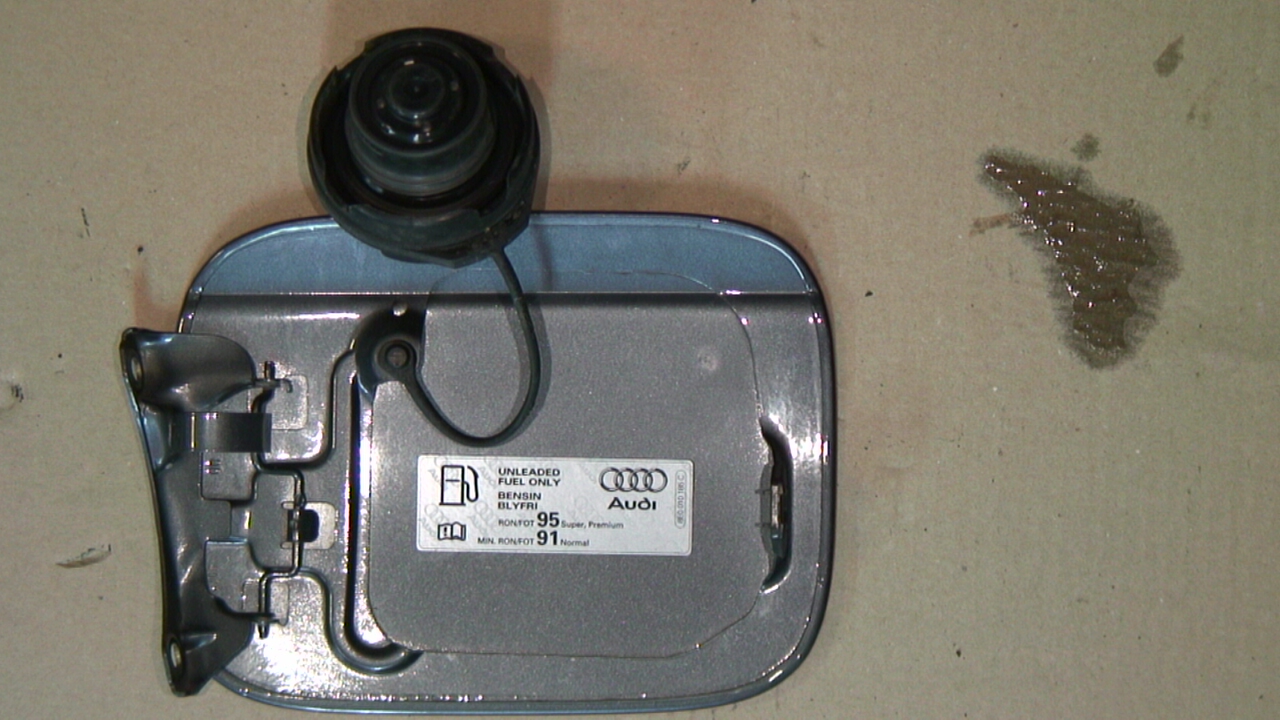 Audi A4/S4 05-07 Tanklucka