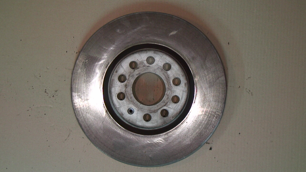 Volkswagen VW PASSAT 11-14 Bromsskiva Fram