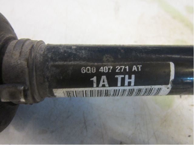 Skoda FABIA 99-07 Drivaxel Fram Vänster