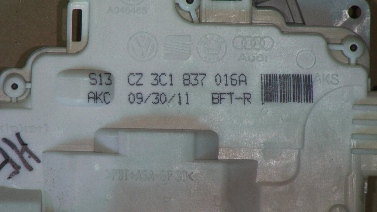 Volkswagen VW PASSAT 11-14 Låskista-Dörrlås