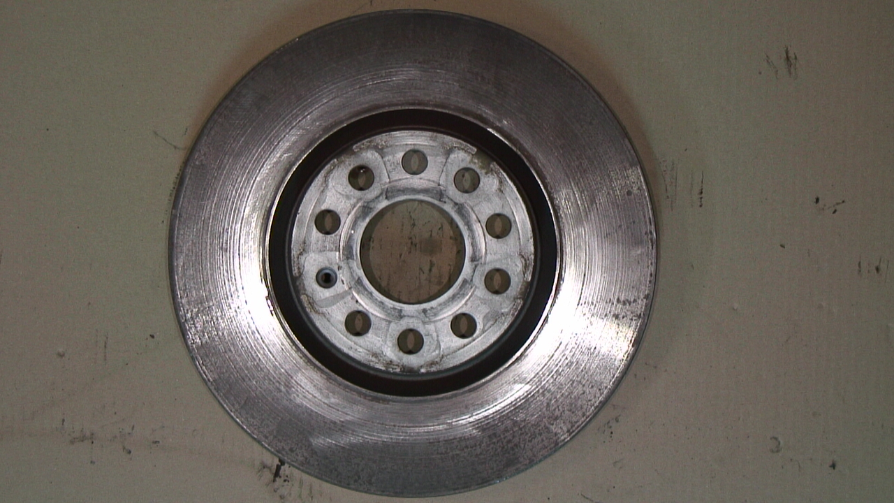 Volkswagen VW PASSAT 11-14 Bromsskiva Fram