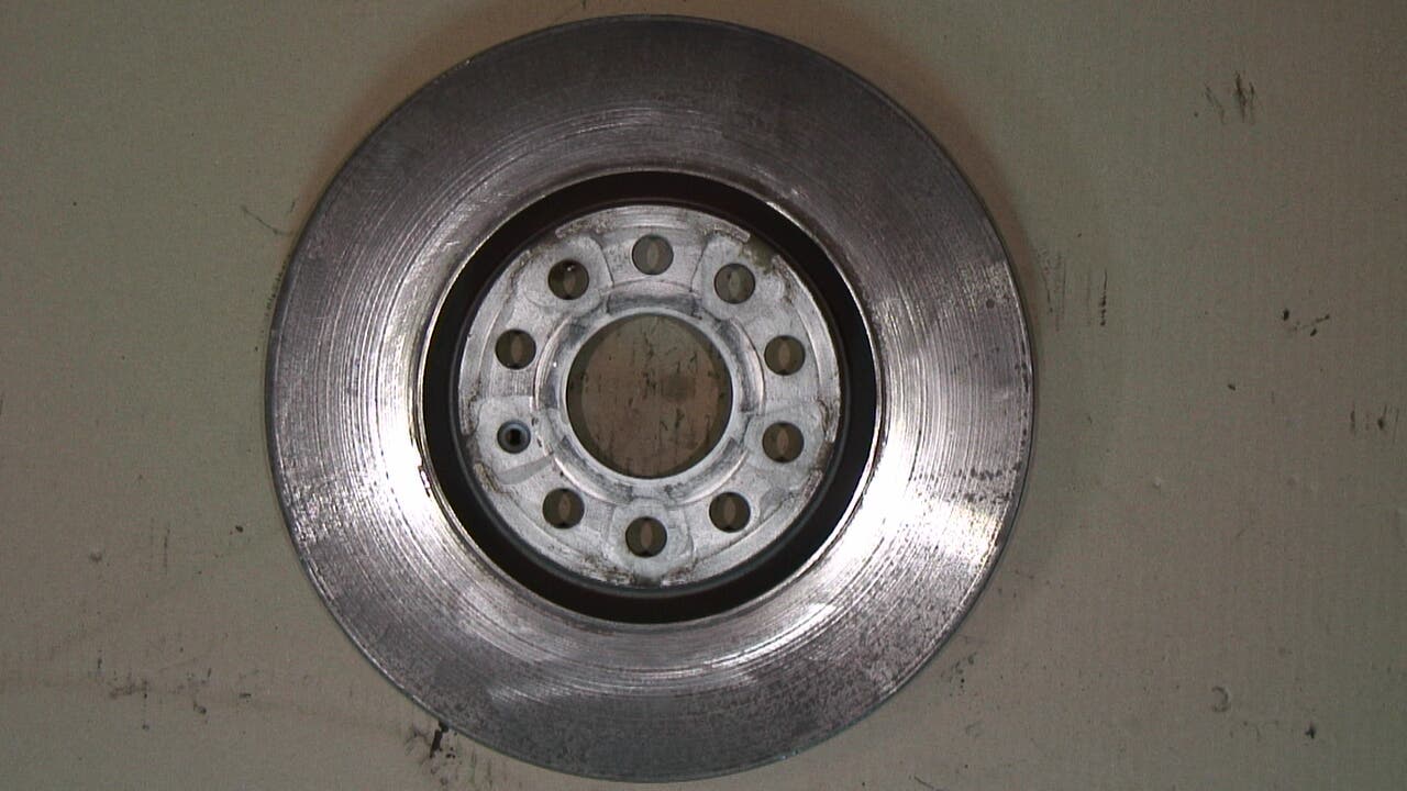 Volkswagen VW PASSAT 11-14 Bromsskiva Fram