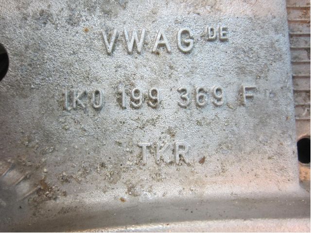 Volkswagen VW SCIROCCO 09-17 Framvagnsbalk