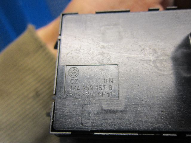 Volkswagen VW PASSAT 11-14 Strömställare Elhiss