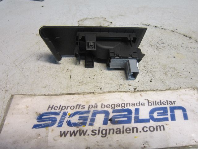 Volkswagen VW PASSAT 11-14 Strömställare Elhiss