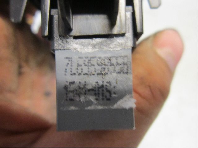 Volkswagen VW PASSAT 11-14 Strömställare Elhiss