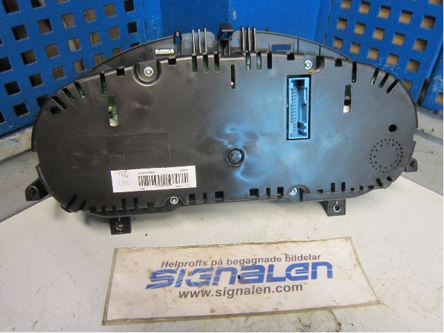 Volkswagen VW PASSAT 11-14 Instrument Komb