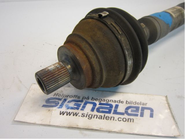Volkswagen VW GOLF VI 09-13 Drivaxel Fram Höger