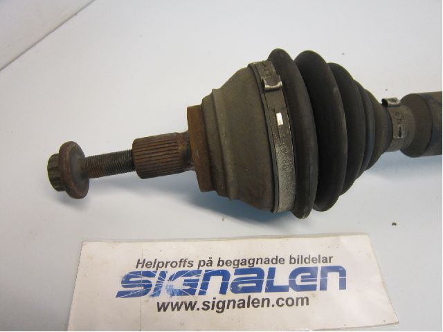 Volkswagen VW TOURAN 03-10 Drivaxel Fram Höger