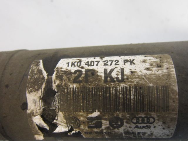 Volkswagen VW TOURAN 03-10 Drivaxel Fram Höger