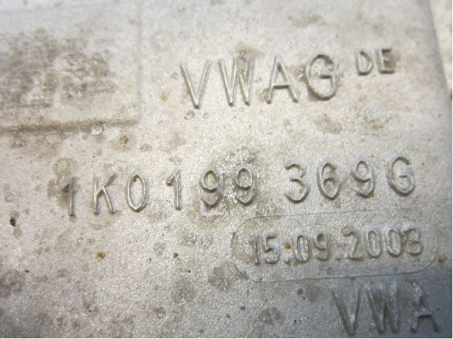 Volkswagen VW CADDY      04-10 Framvagnsbalk