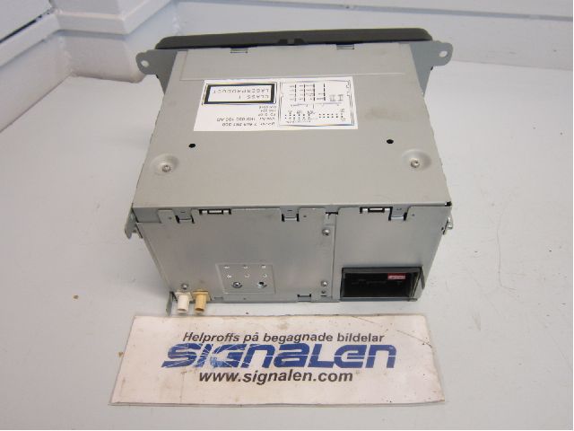 Volkswagen VW CADDY      04-10 Radio