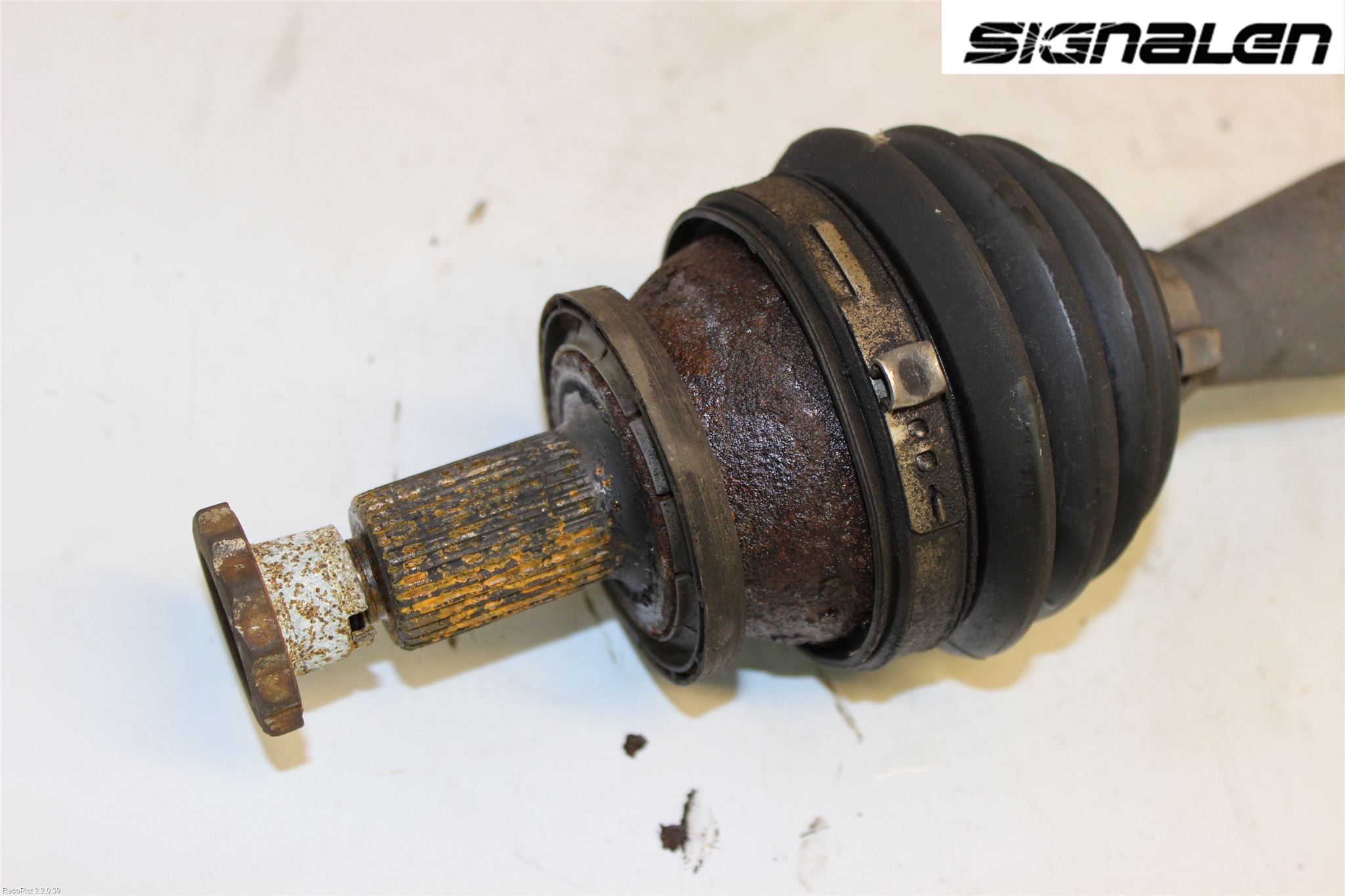 Volkswagen VW POLO 05-09 Drivaxel Fram Höger