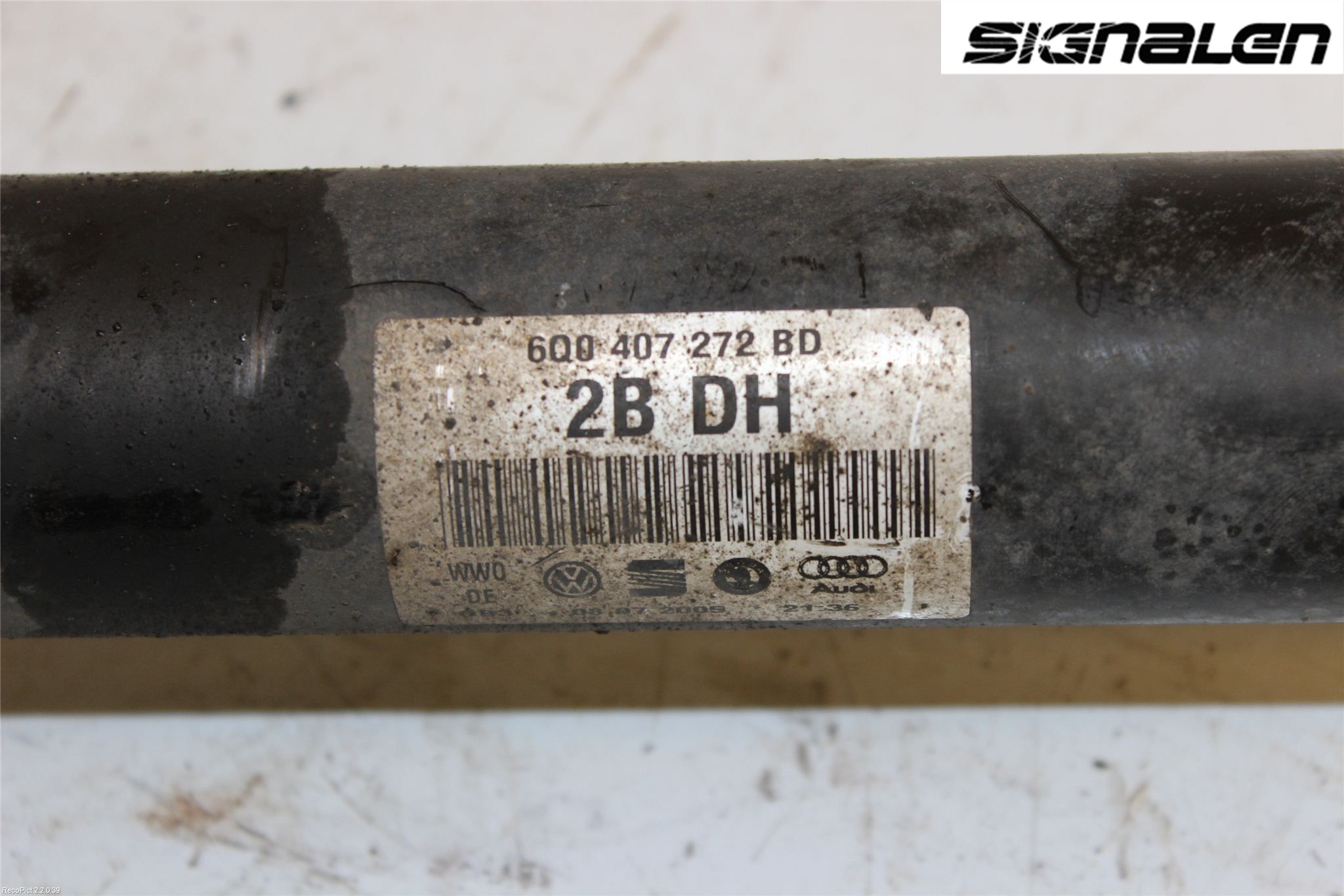 Volkswagen VW POLO 05-09 Drivaxel Fram Höger