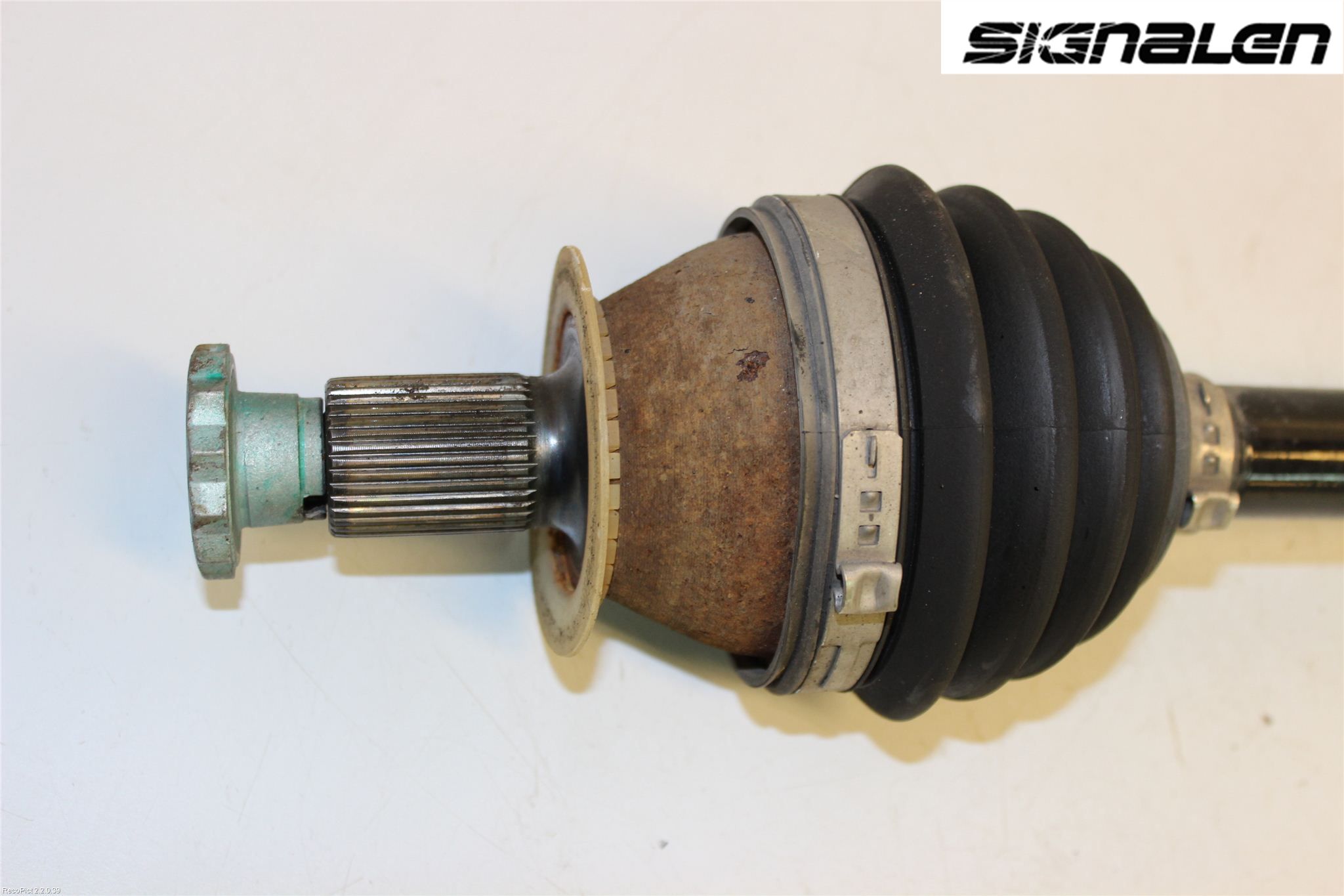 Volkswagen VW POLO 10-17 Drivaxel Fram Vänster