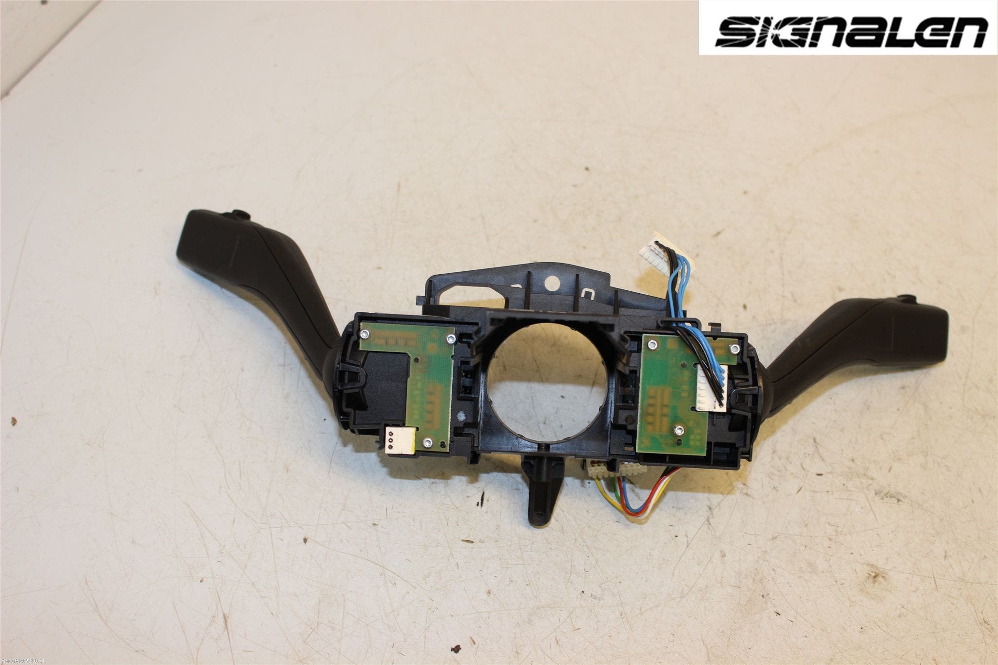 Volkswagen VW GOLF VI 09-13 Spakcentral