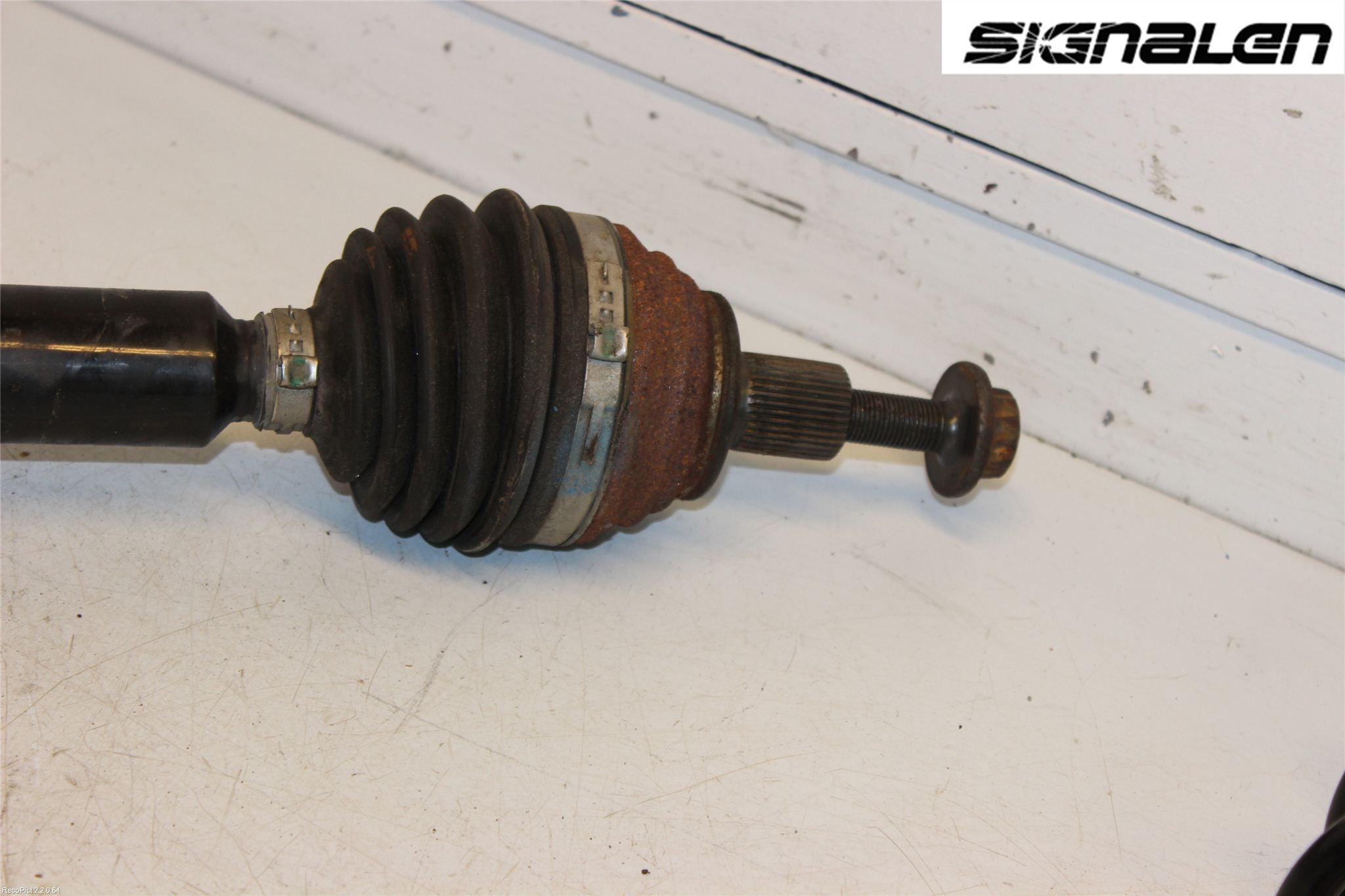 Volkswagen VW GOLF VI 09-13 Drivaxel Fram Höger