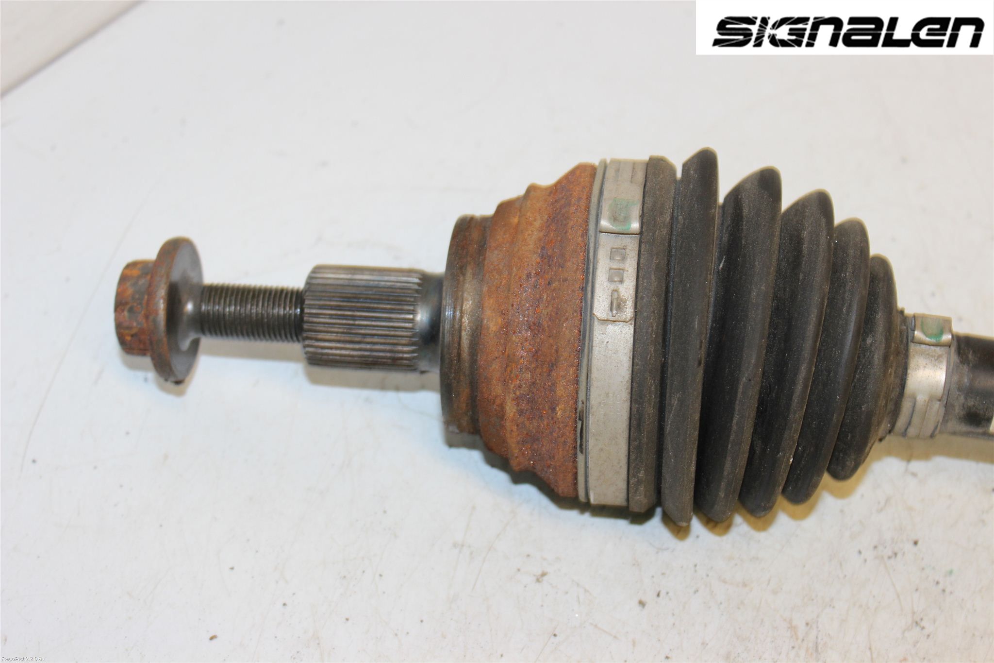 Volkswagen VW GOLF VI 09-13 Drivaxel Fram Vänster